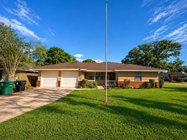 $1,750 | 6859 Roxbury Road, Houston, TX 77087