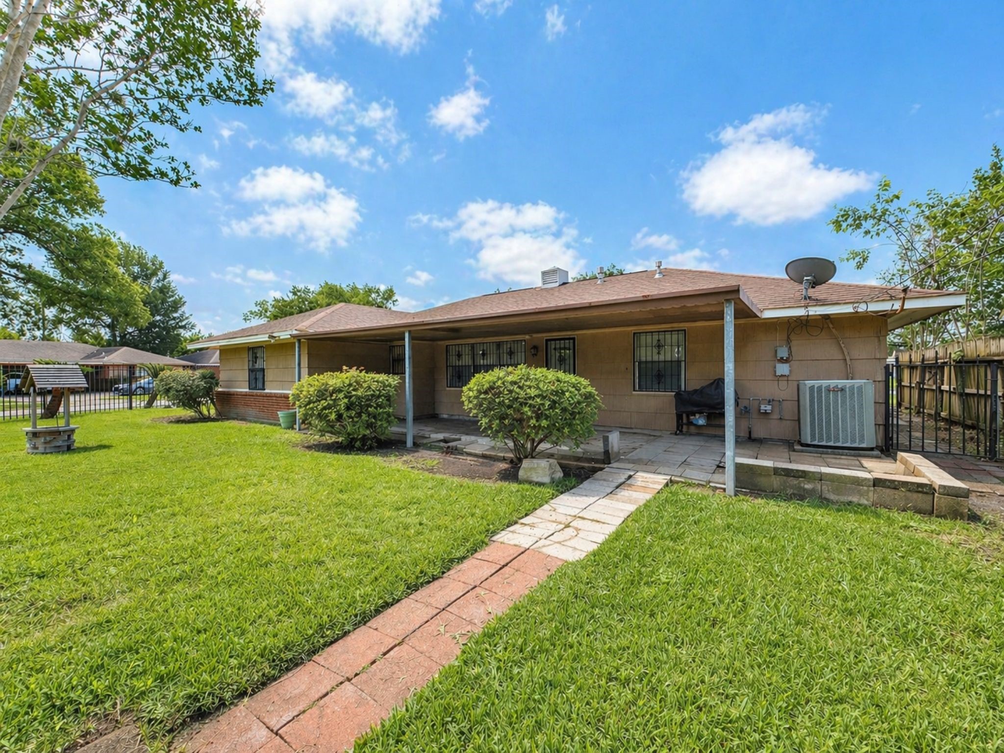 6859 Roxbury Road Houston, TX 77087 - Photo 11 of 11
