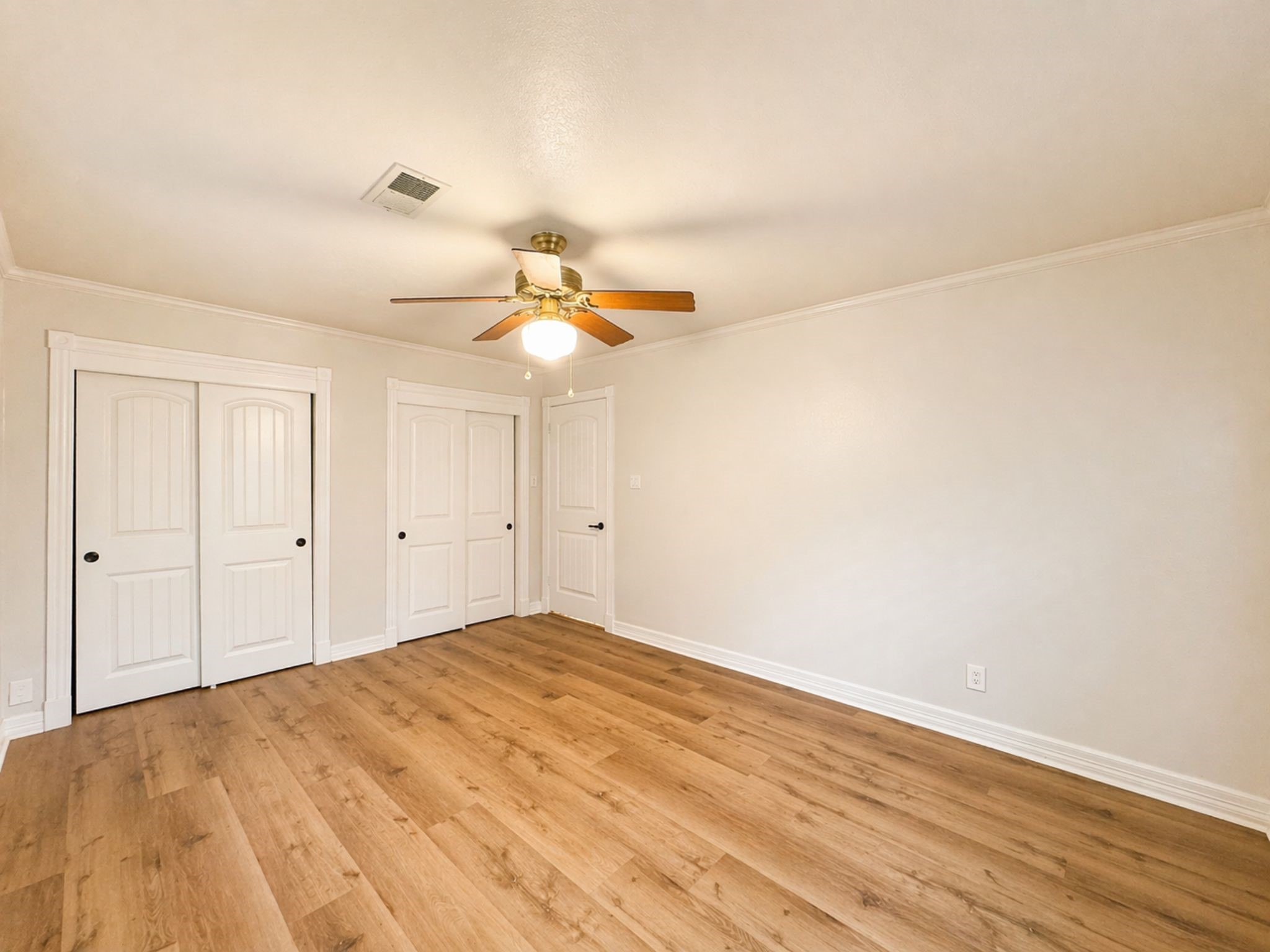 6859 Roxbury Road Houston, TX 77087 - Photo 9 of 11