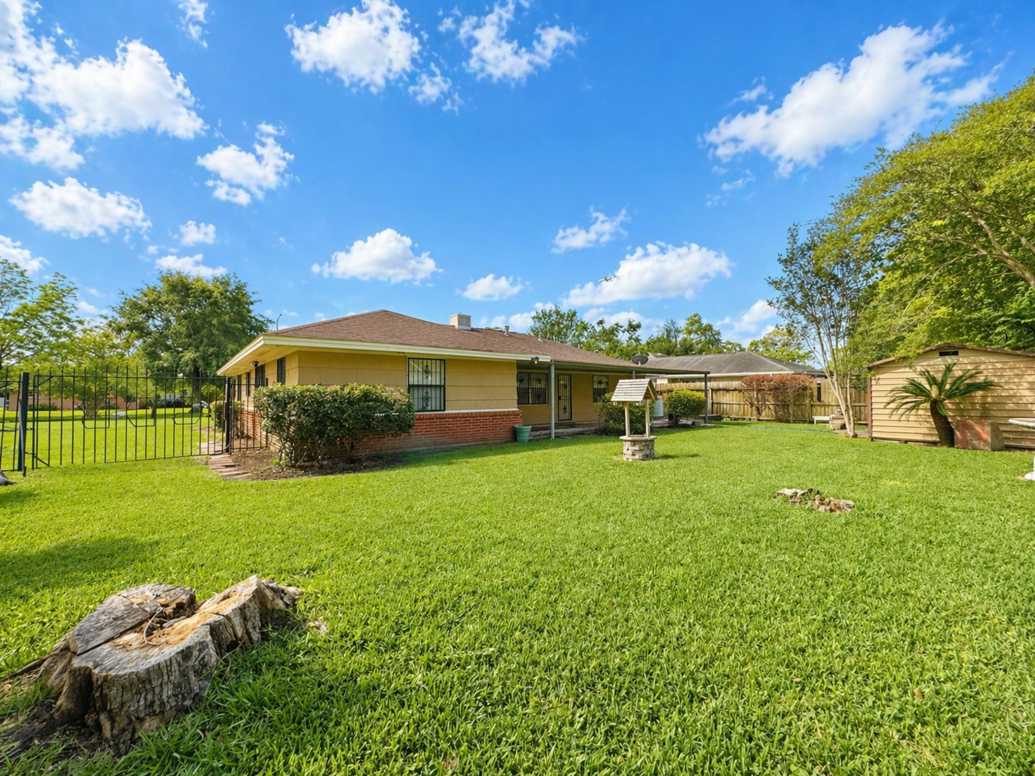 6859 Roxbury Road Houston, TX 77087 - Photo 10 of 11