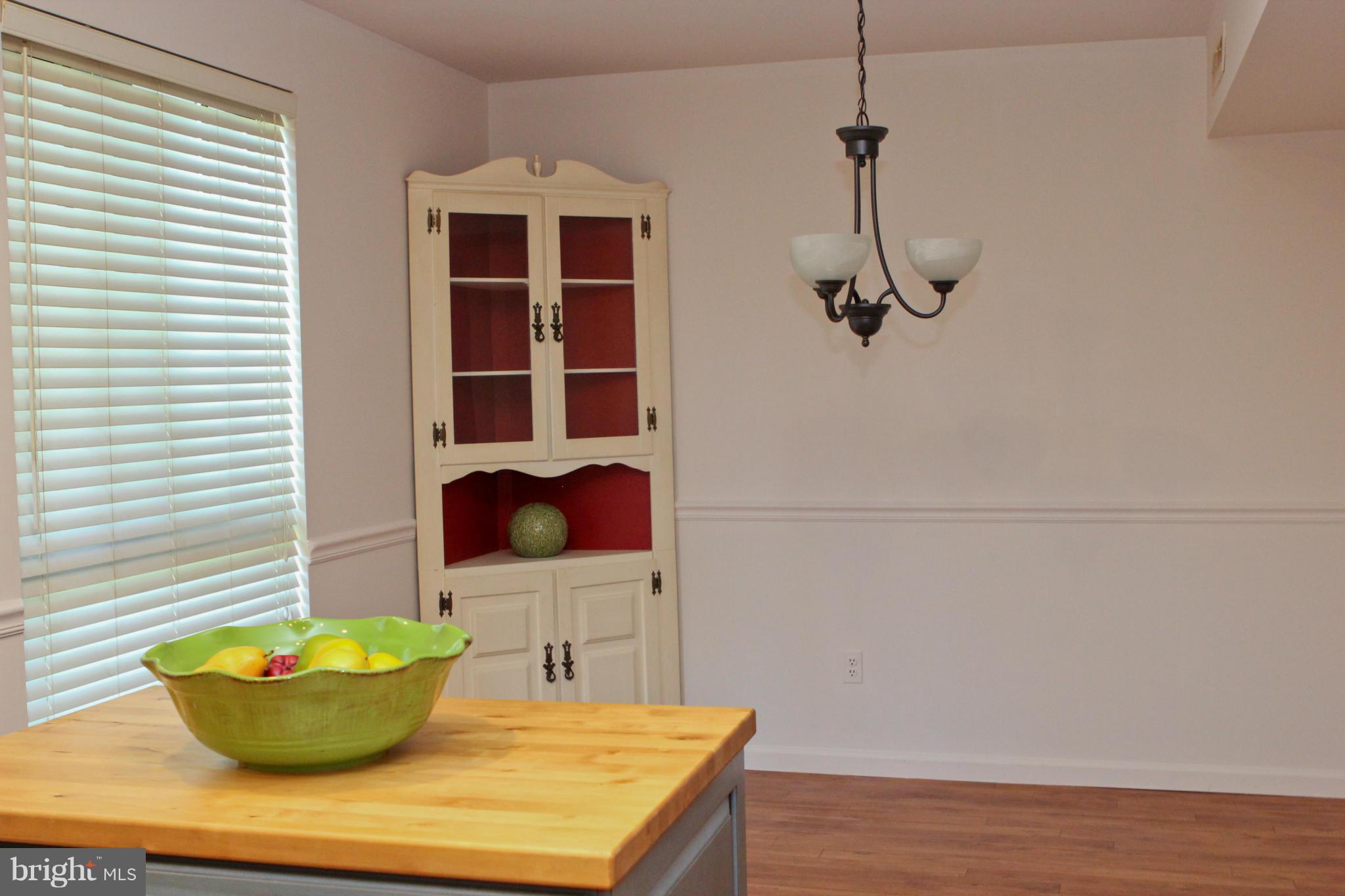 2010 Colts Neck Road, Unit 21B Reston, VA 20191 - Photo 6 of 25 a bathroom with a sink and a mirror