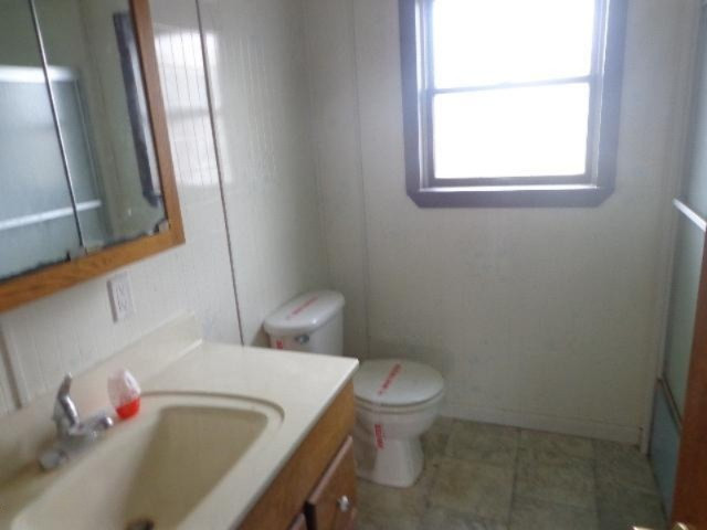 523 Main Street Saranac, MI 48881 - Photo 2 of 17 DSC09709