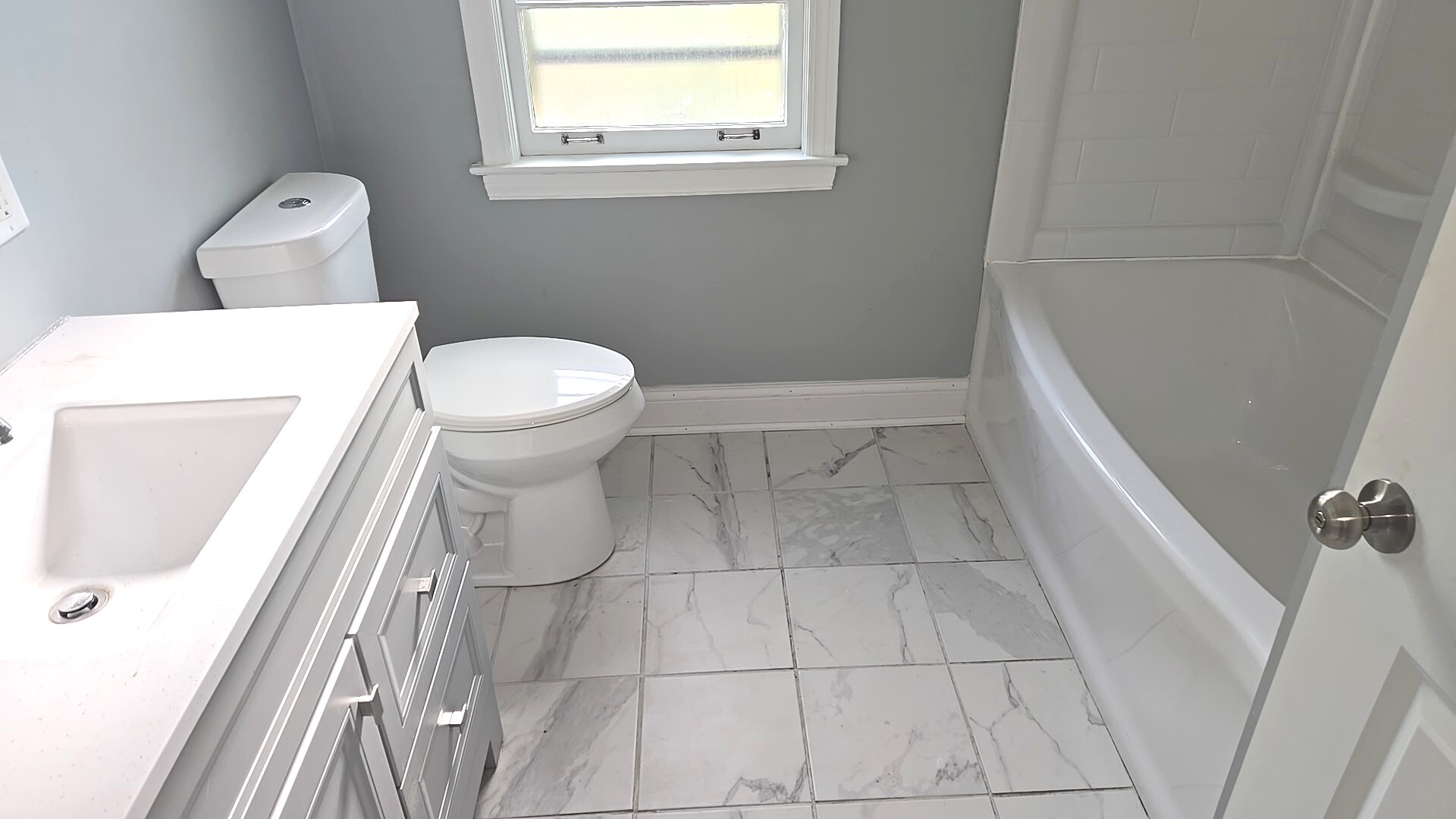 710 Bruce Avenue Flossmoor, IL 60422 - Photo 15 of 20 a bathroom with a toilet and a shower