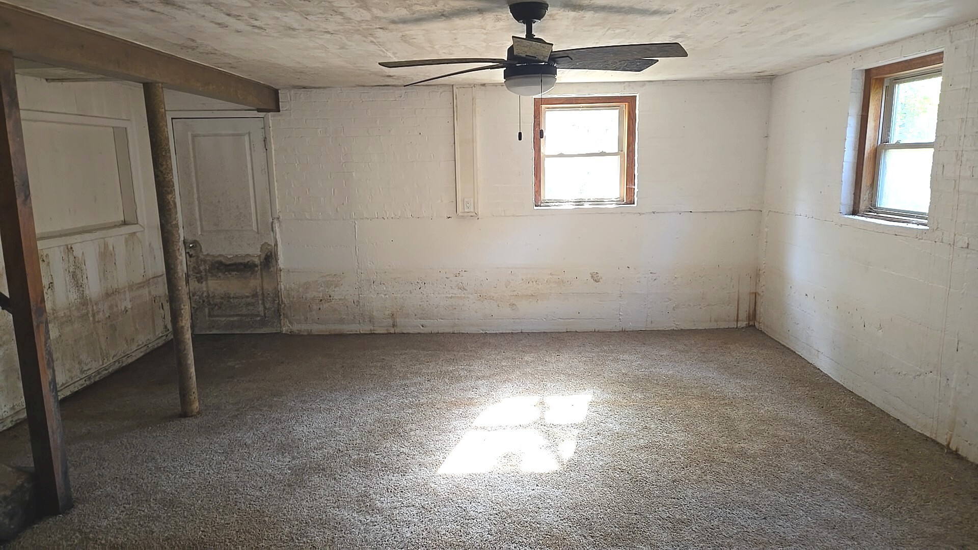 710 Bruce Avenue Flossmoor, IL 60422 - Photo 19 of 20 an empty room with windows and fan