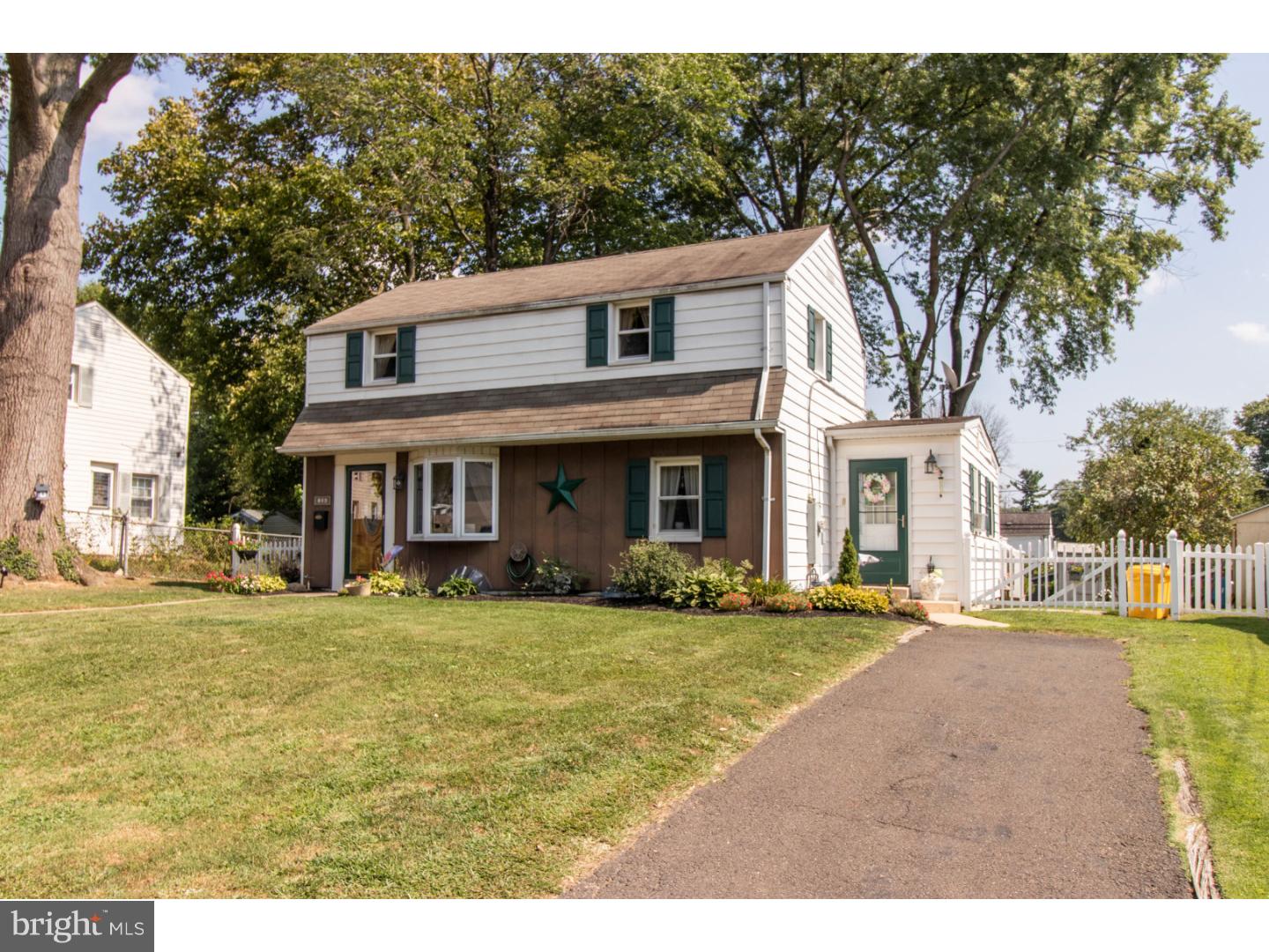 204 Garth Road Oreland, PA 19075 - Photo 2 of 22 Exterior Front