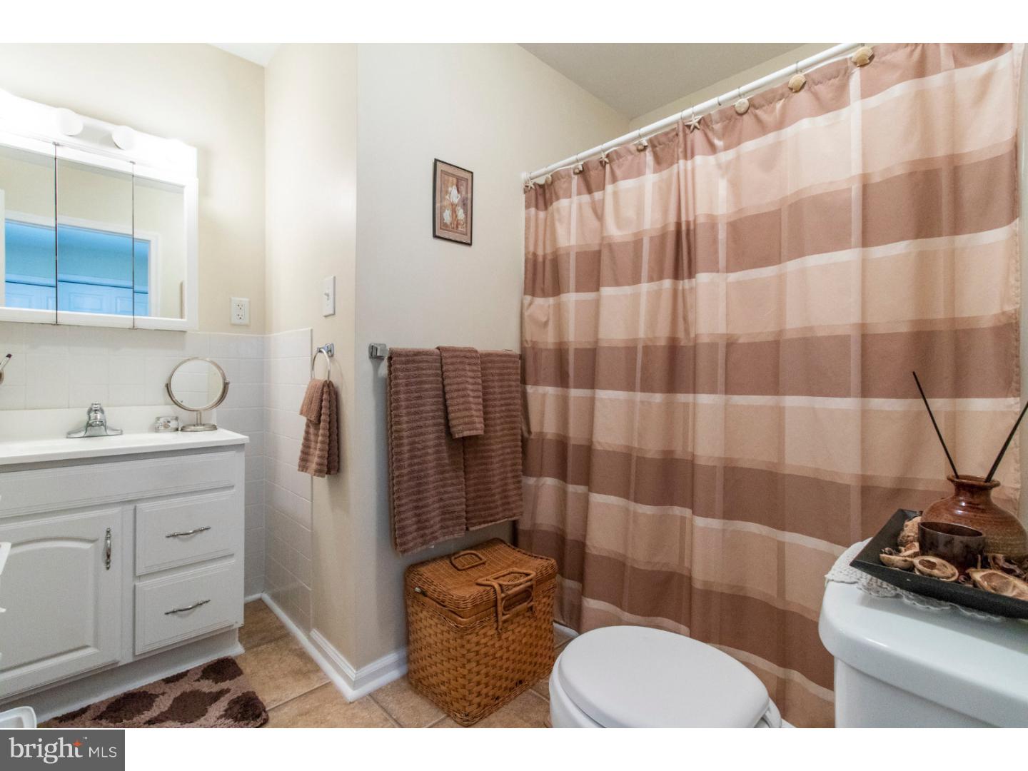 204 Garth Road Oreland, PA 19075 - Photo 16 of 22 Bathroom