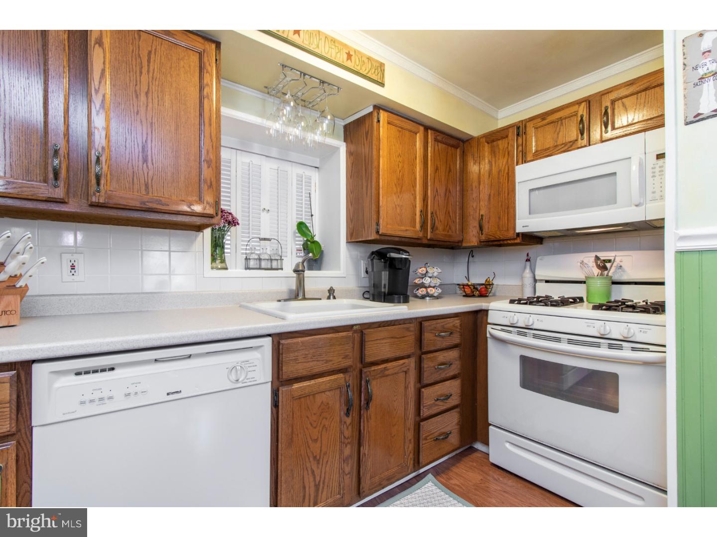 204 Garth Road Oreland, PA 19075 - Photo 7 of 22 Kitchen