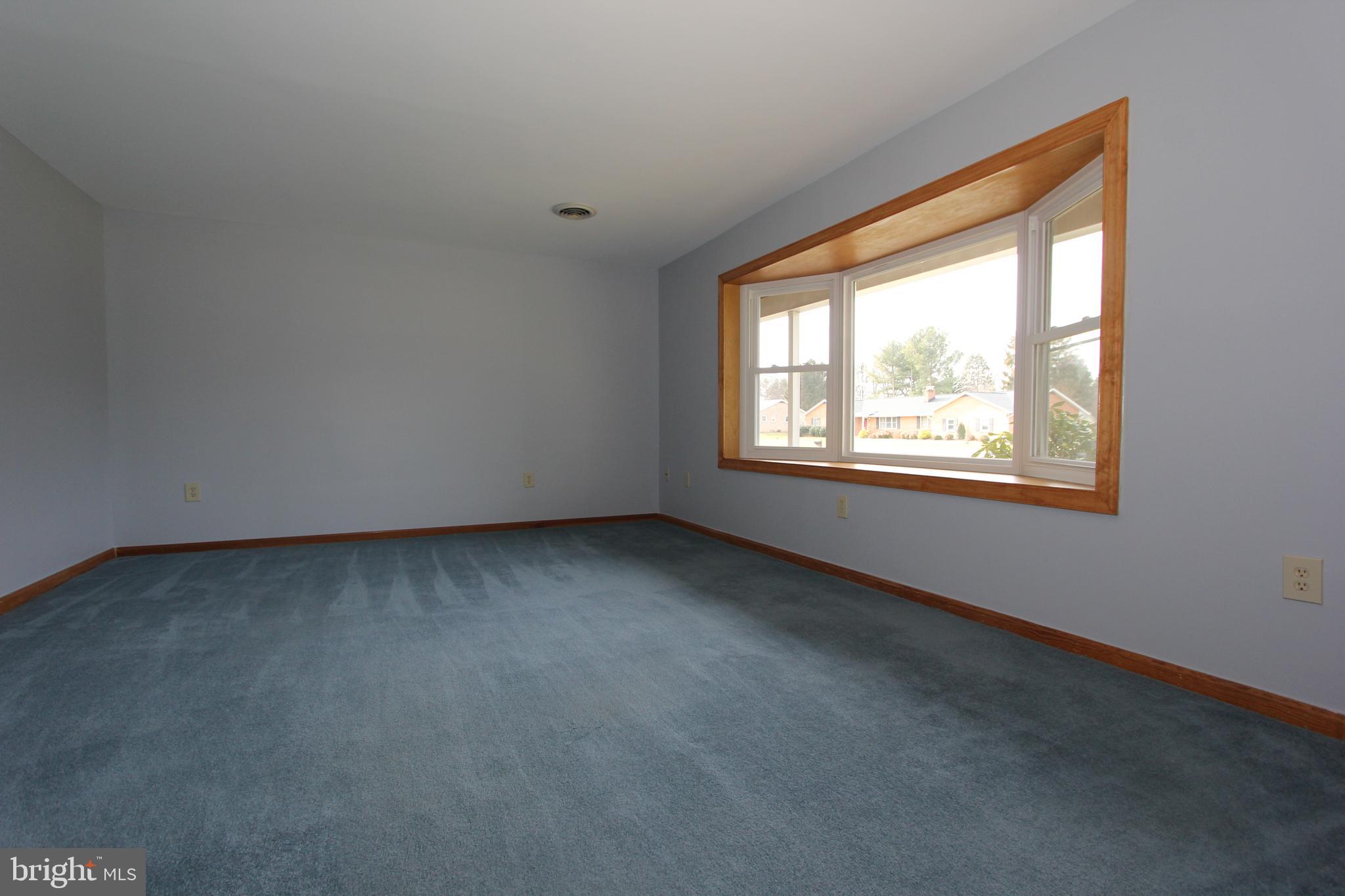 8001 Clearfield Road Frederick, MD 21702 - Photo 16 of 55 Living room, view 2