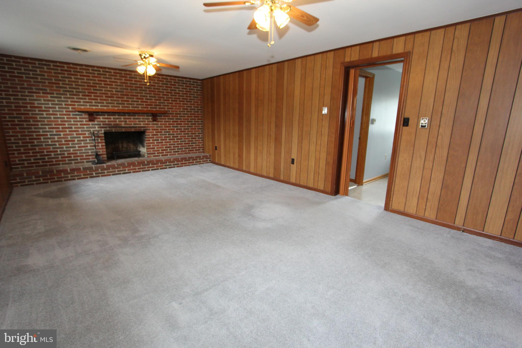 8001 Clearfield Road Frederick, MD 21702 - Photo 19 of 55 Family room, view 2