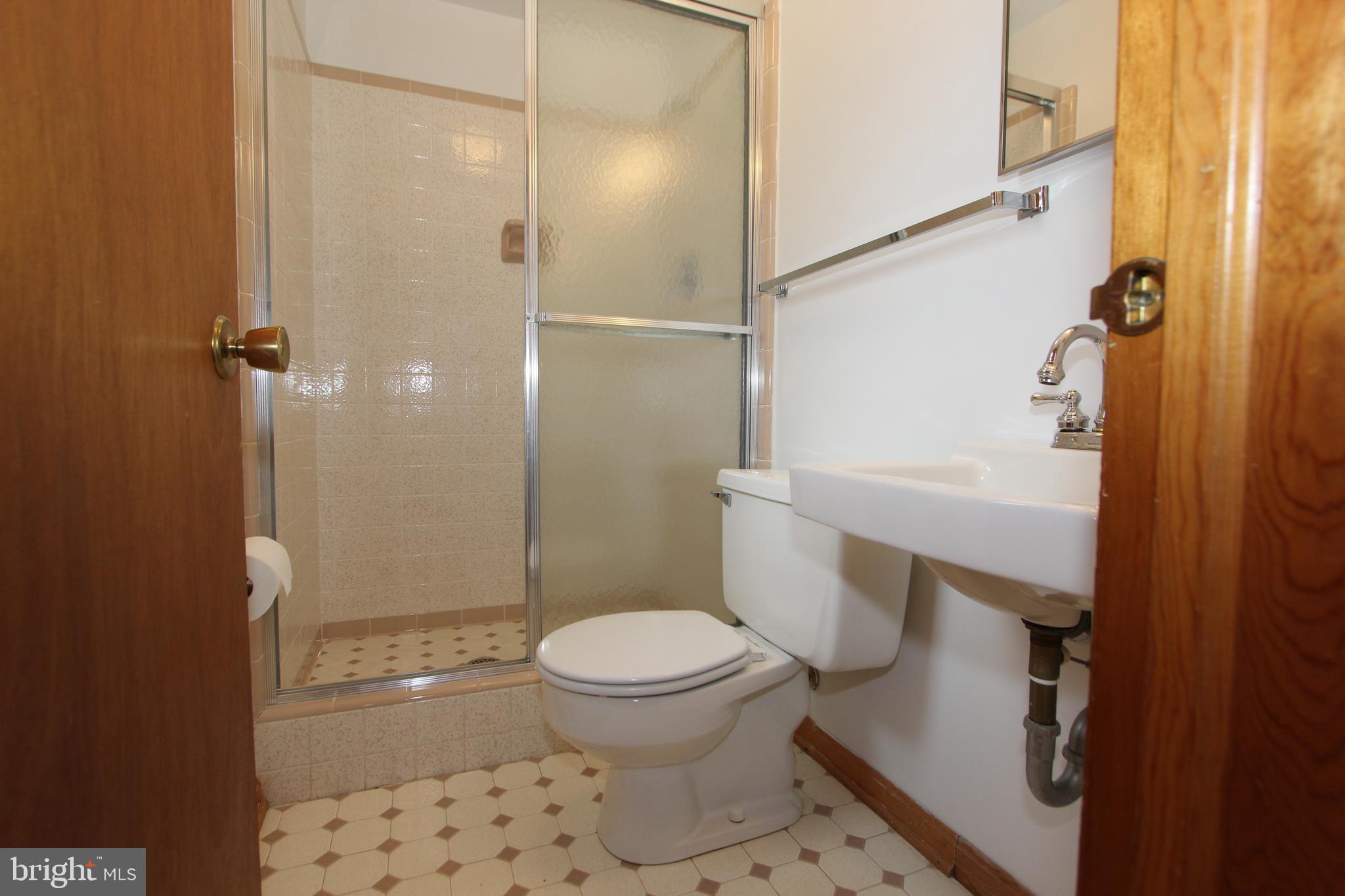 8001 Clearfield Road Frederick, MD 21702 - Photo 32 of 55 Third full bathroom