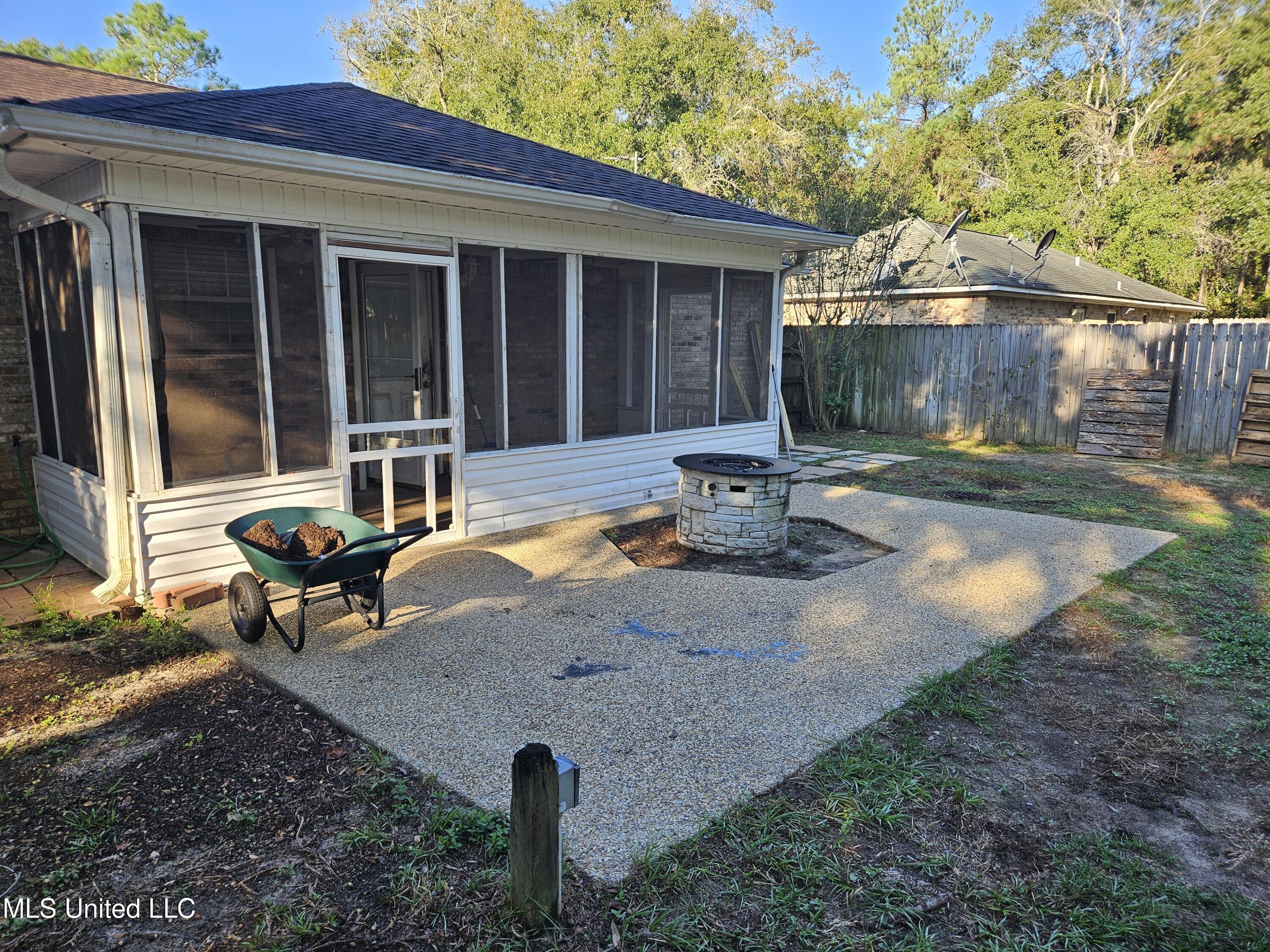 808 Orange Street Ocean Springs, MS 39564 - Photo 13 of 15 20251028_090000
