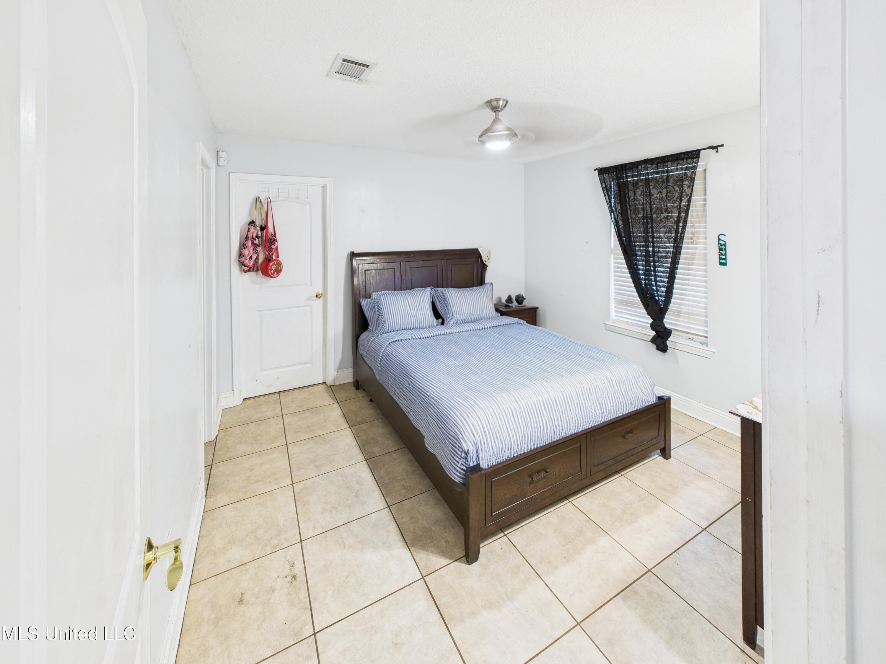 808 Orange Street Ocean Springs, MS 39564 - Photo 7 of 15 CAM04654G0-PR0022-STILL008 - Edited