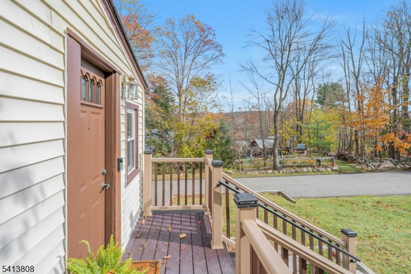 39 Delaware Road West Milford, NJ 07421 - Photo 4 of 41