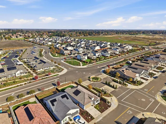 $575,000 | 2100 Lark Way, Dixon, CA 95620