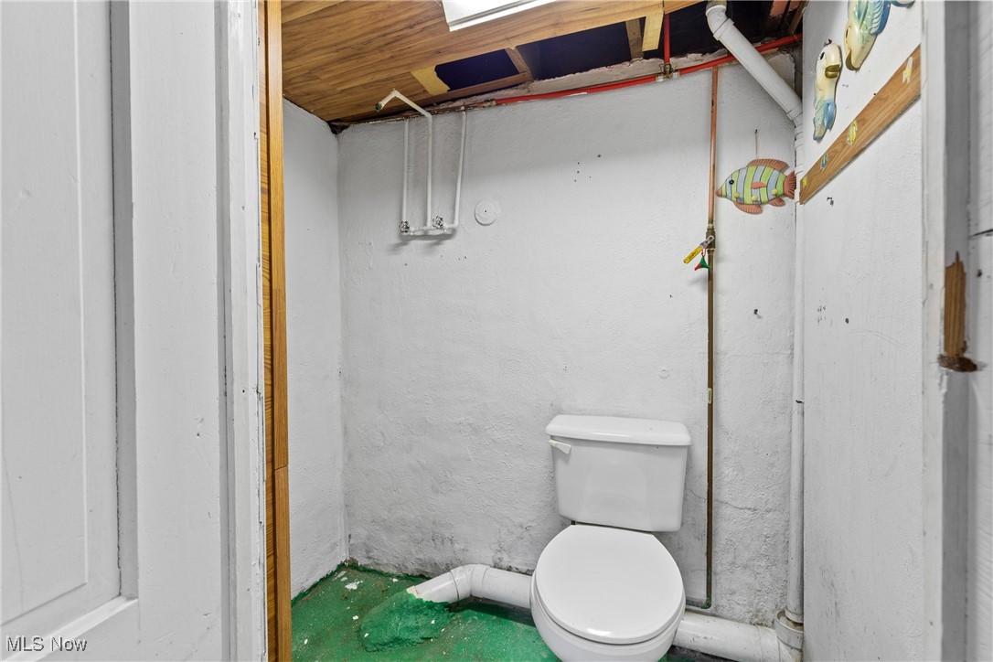 102 Potrock Road Wellsburg, WV 26070 - Photo 27 of 42 Bathroom featuring toilet