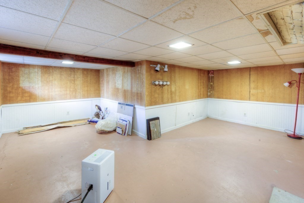 5 Bellingham Road Worcester, MA 01606 - Photo 22 of 30 a room with gym equipment