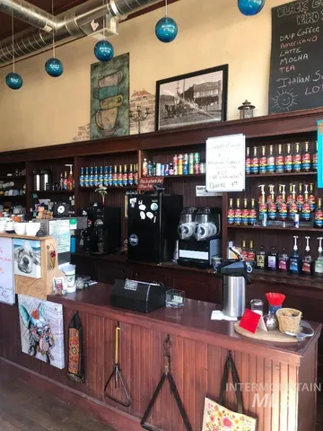 $460,000 | 112 Main Street, Elk River, ID 83827