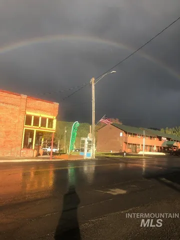 $460,000 | 112 Main Street, Elk River, ID 83827