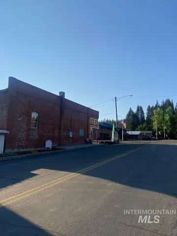 $460,000 | 112 Main Street, Elk River, ID 83827