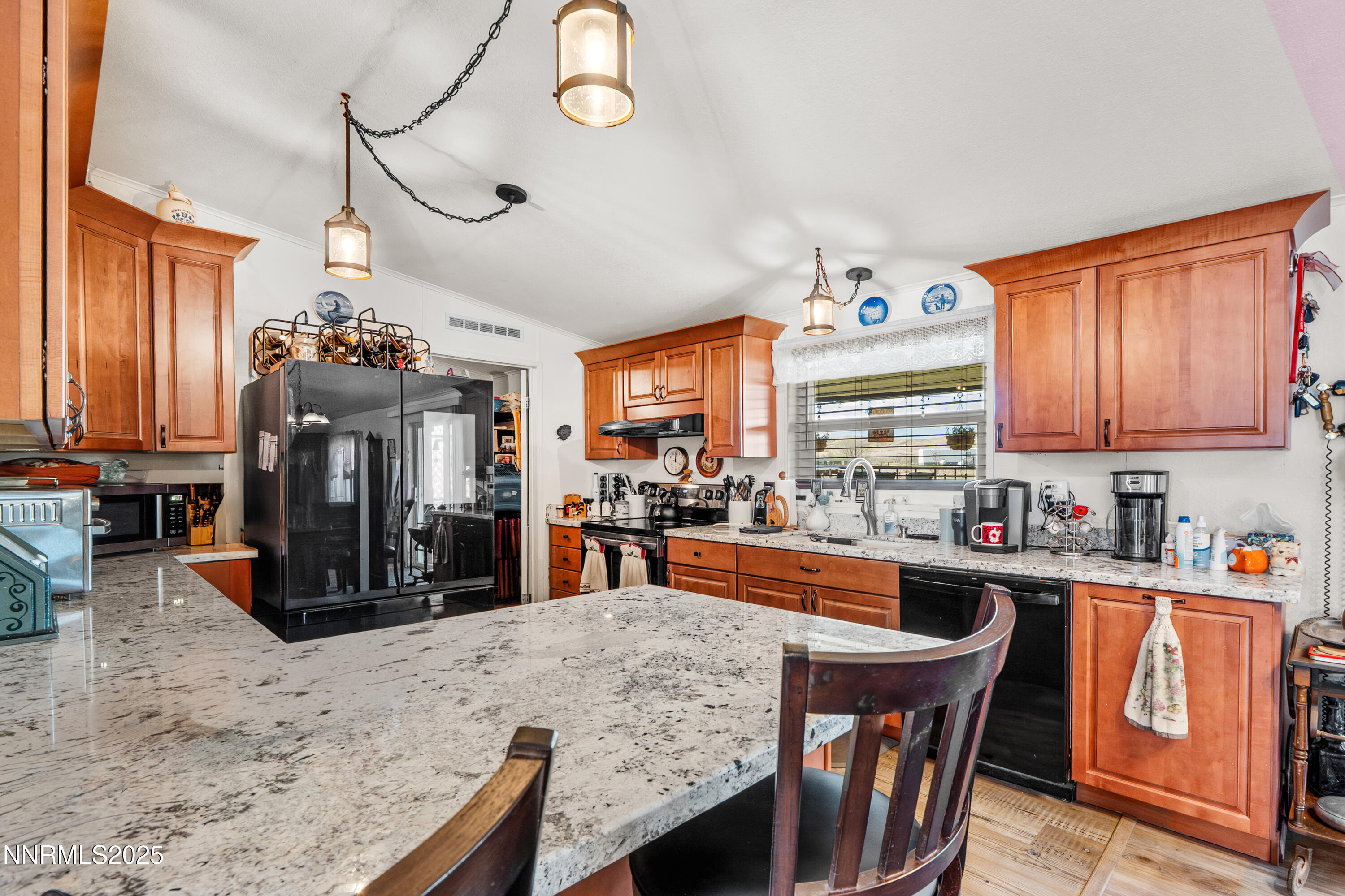 8975 Diamond Drive Winnemucca, NV 89445 - Photo 8 of 46 Kitchen