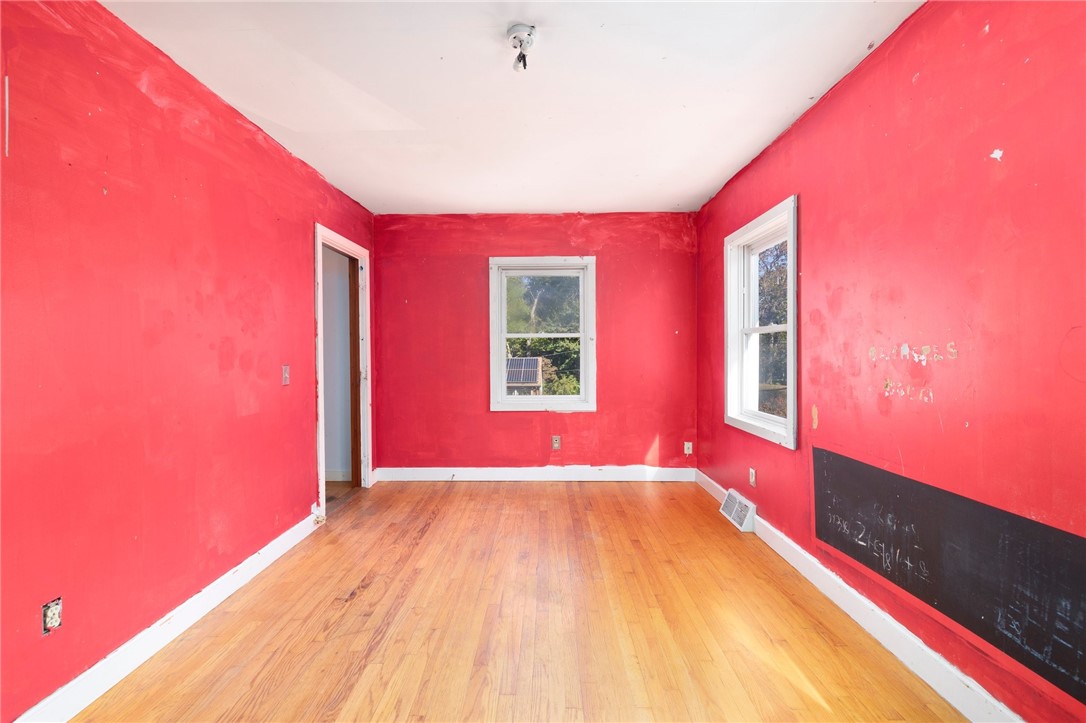 720 S Road South Kingstown, RI 02879 - Photo 23 of 33 Second Floor Bedroom 1