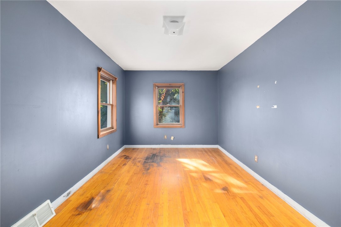 720 S Road South Kingstown, RI 02879 - Photo 29 of 33 Second Floor Bedroom 3