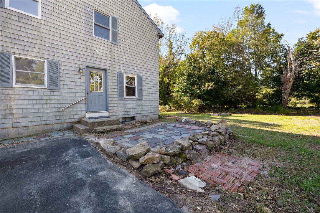 720 S Road South Kingstown, RI 02879 - Photo 3 of 33 Gallery Image 3