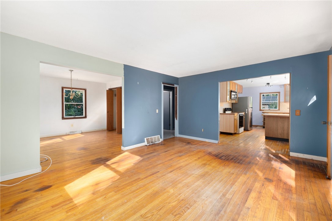 720 S Road South Kingstown, RI 02879 - Photo 9 of 33 Living Room