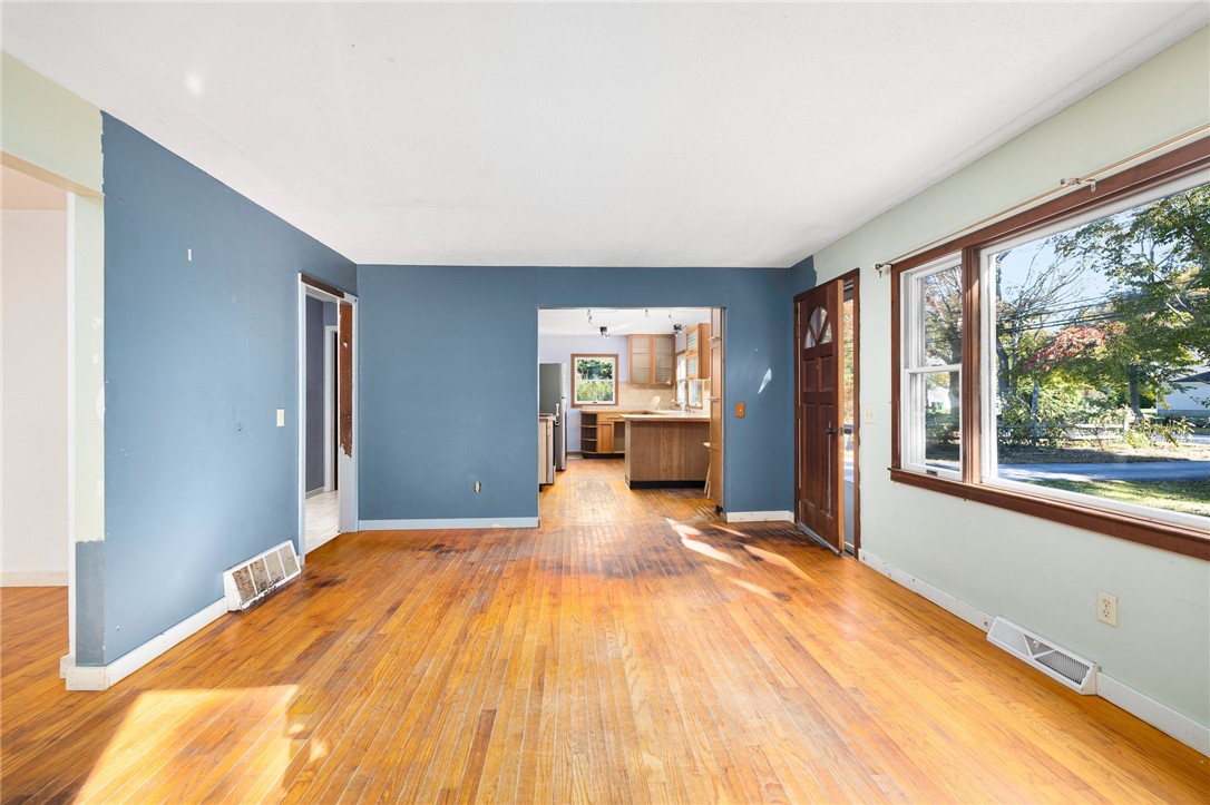 720 S Road South Kingstown, RI 02879 - Photo 10 of 33 Living Room