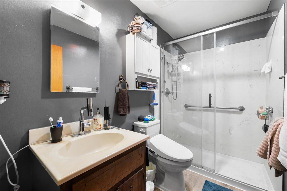 229 Gibbon Road Central Point, OR 97502 - Photo 15 of 25 11-CI_6856