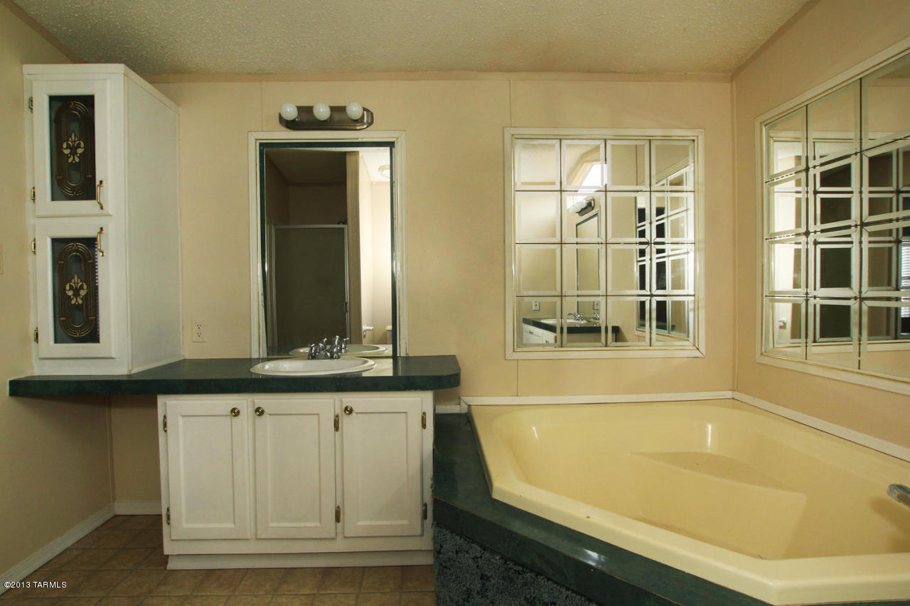 11058 West Kushmaul Road Tucson, AZ 85735 - Photo 14 of 21 Gallery Image 14