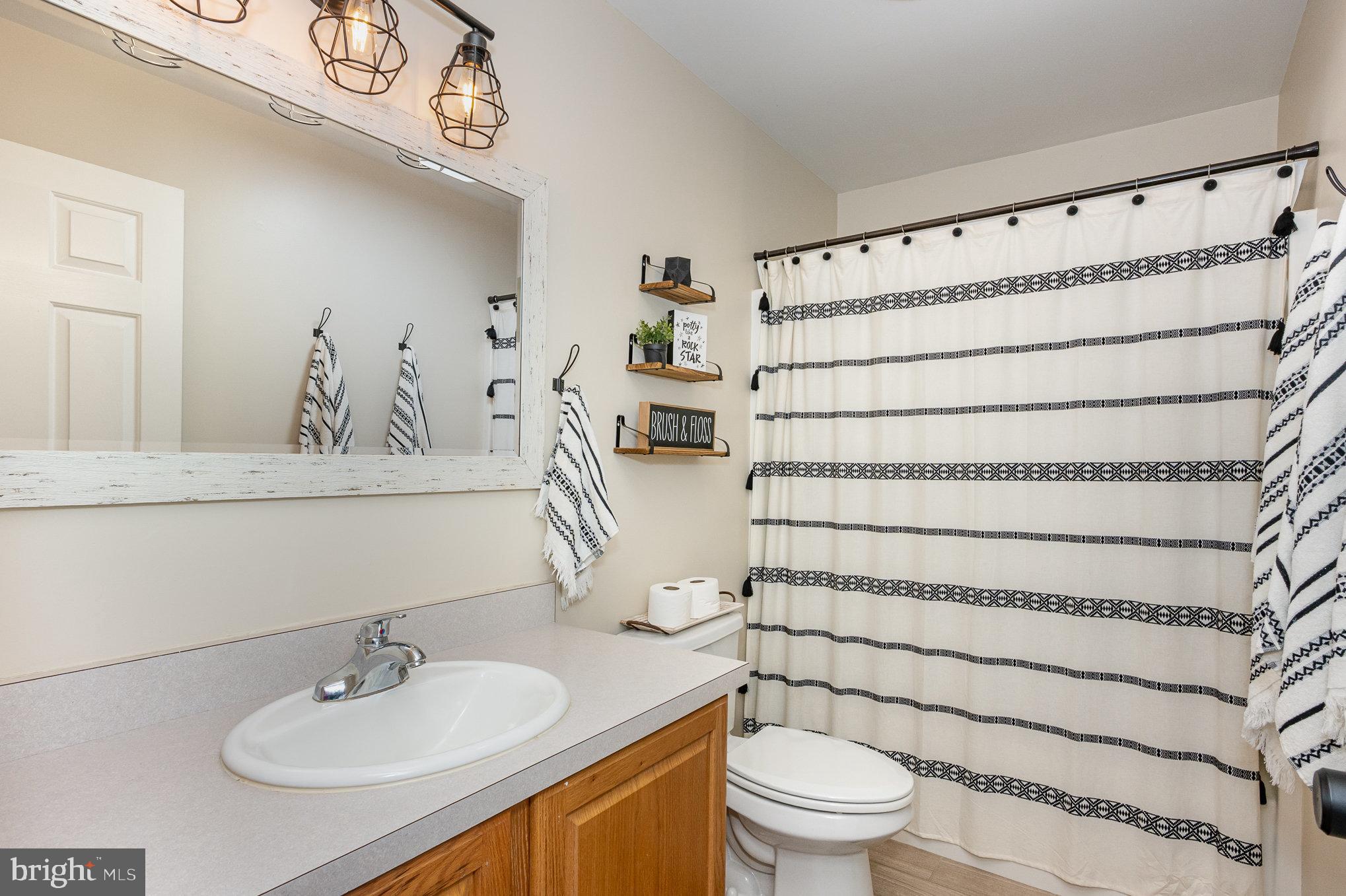 1301 Hopewell Road Port Deposit, MD 21904 - Photo 36 of 47 2nd Bathroom