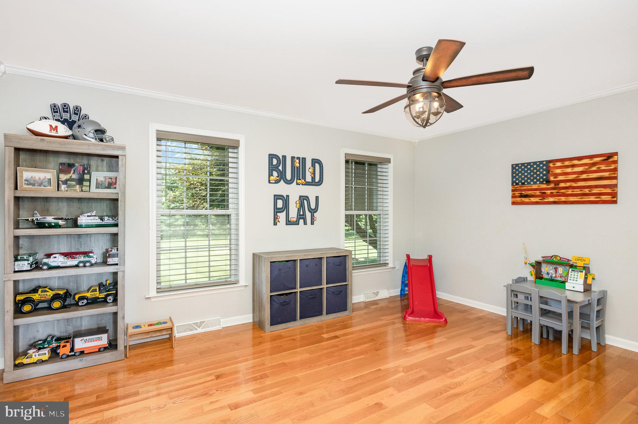 1301 Hopewell Road Port Deposit, MD 21904 - Photo 8 of 47 Living Room with space for play area or office.
