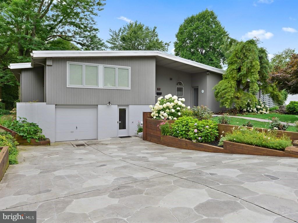 355 Oaklyn Road Lebanon, PA 17042 - Photo 1 of 28 Front view