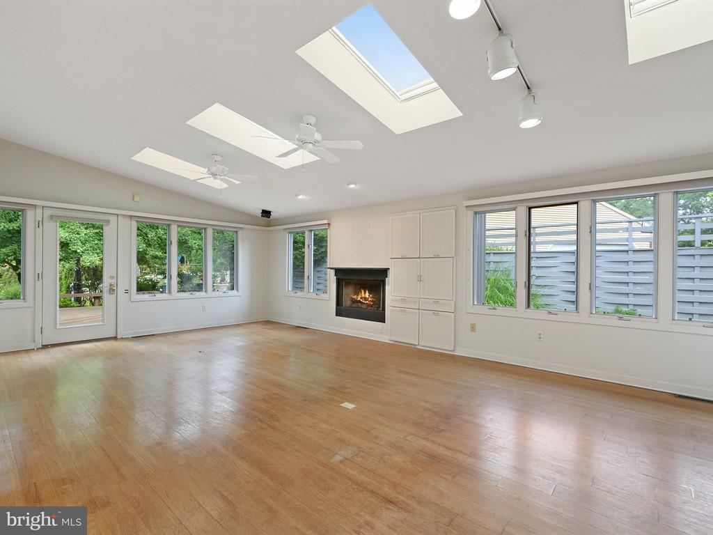 355 Oaklyn Road Lebanon, PA 17042 - Photo 11 of 28 Great room