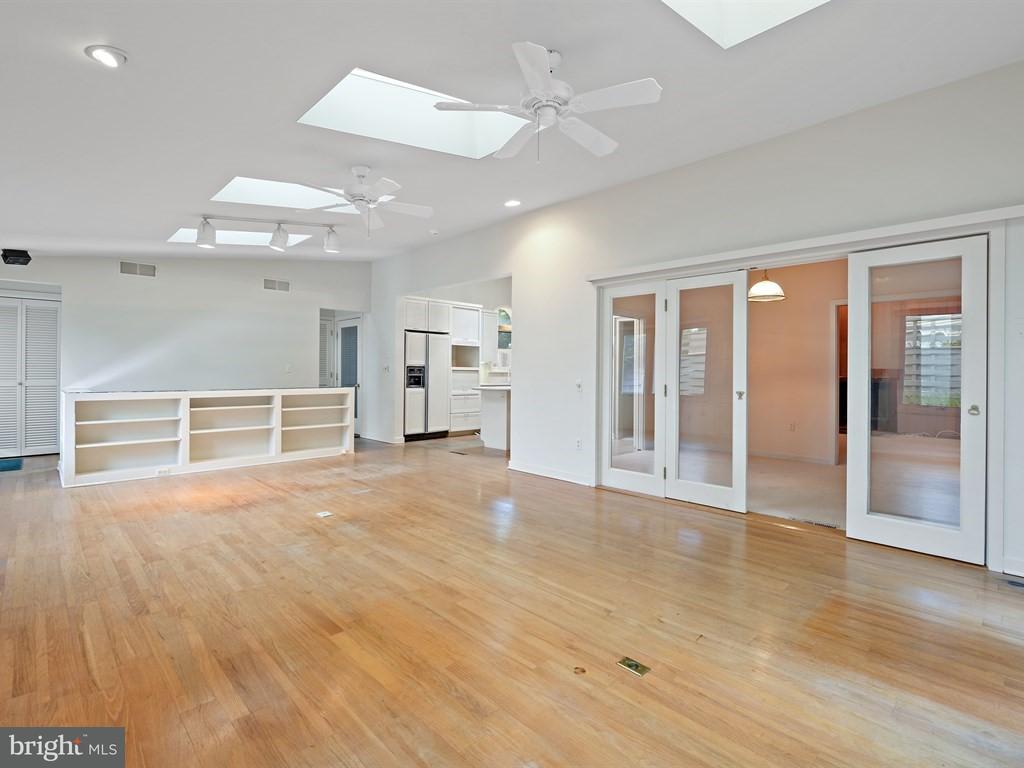 355 Oaklyn Road Lebanon, PA 17042 - Photo 12 of 28 Great room/Dining area