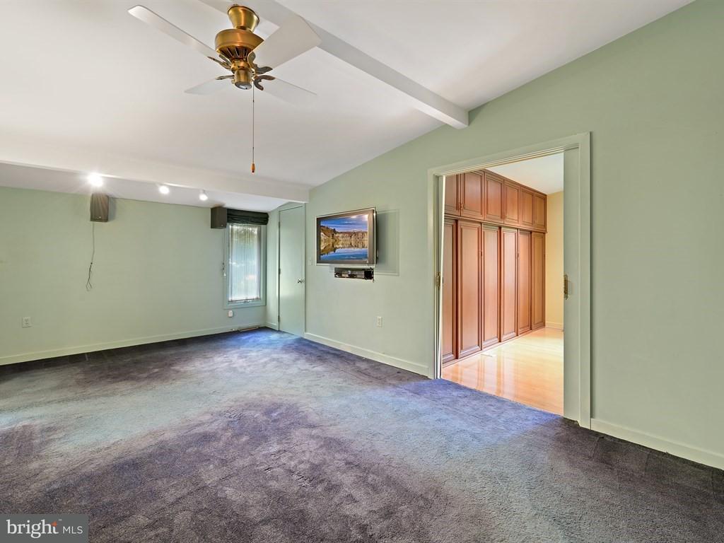 355 Oaklyn Road Lebanon, PA 17042 - Photo 14 of 28 Owners' suite