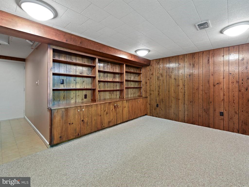 355 Oaklyn Road Lebanon, PA 17042 - Photo 22 of 28 Game room