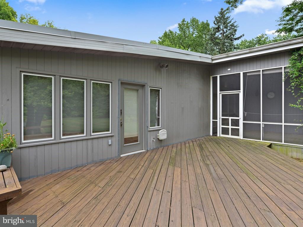 355 Oaklyn Road Lebanon, PA 17042 - Photo 27 of 28 Deck