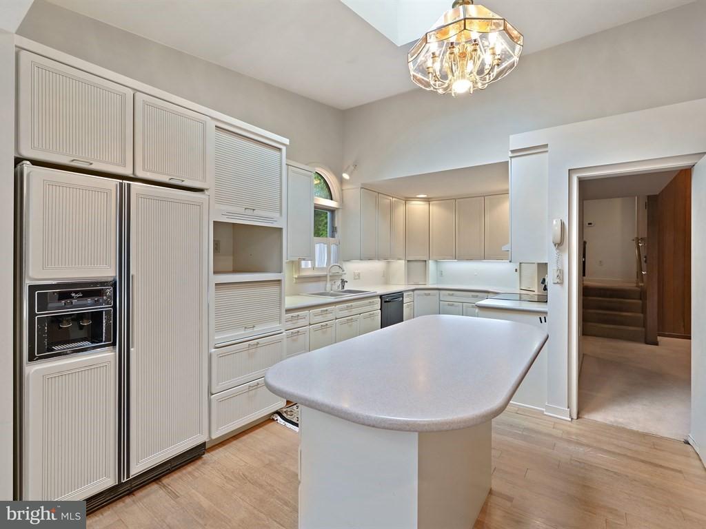 355 Oaklyn Road Lebanon, PA 17042 - Photo 8 of 28 Kitchen