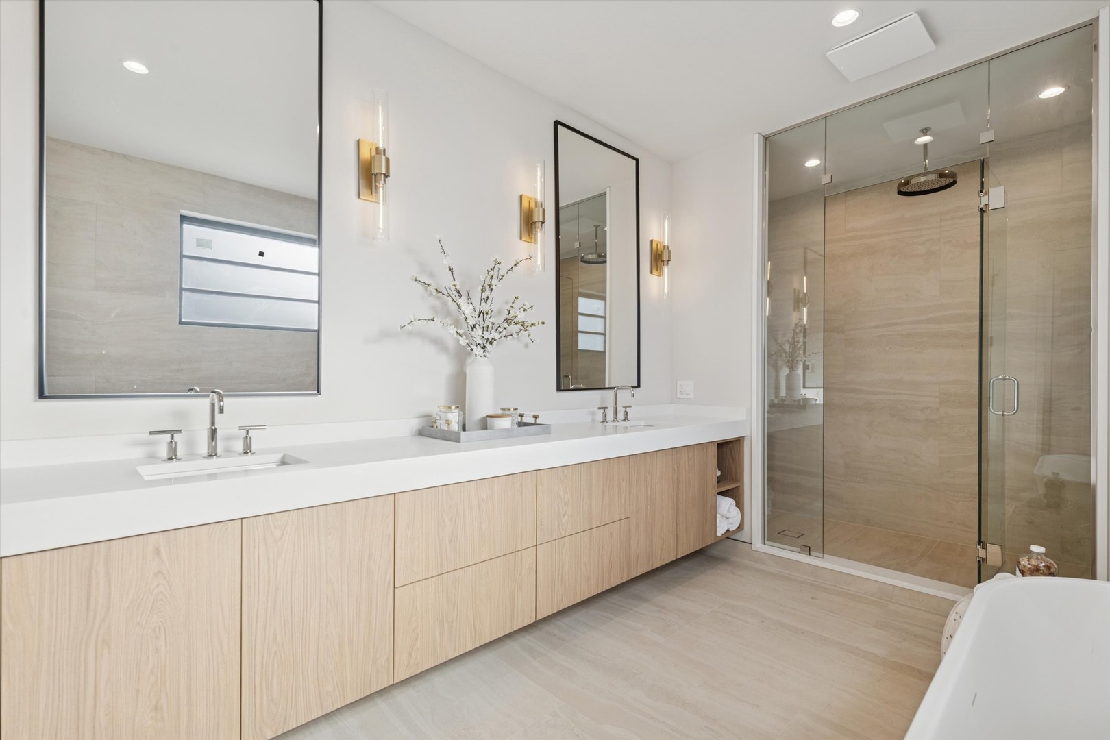 377 Prairie Avenue Elmhurst, IL 60126 - Photo 31 of 64 a bathroom with double sink and a mirror