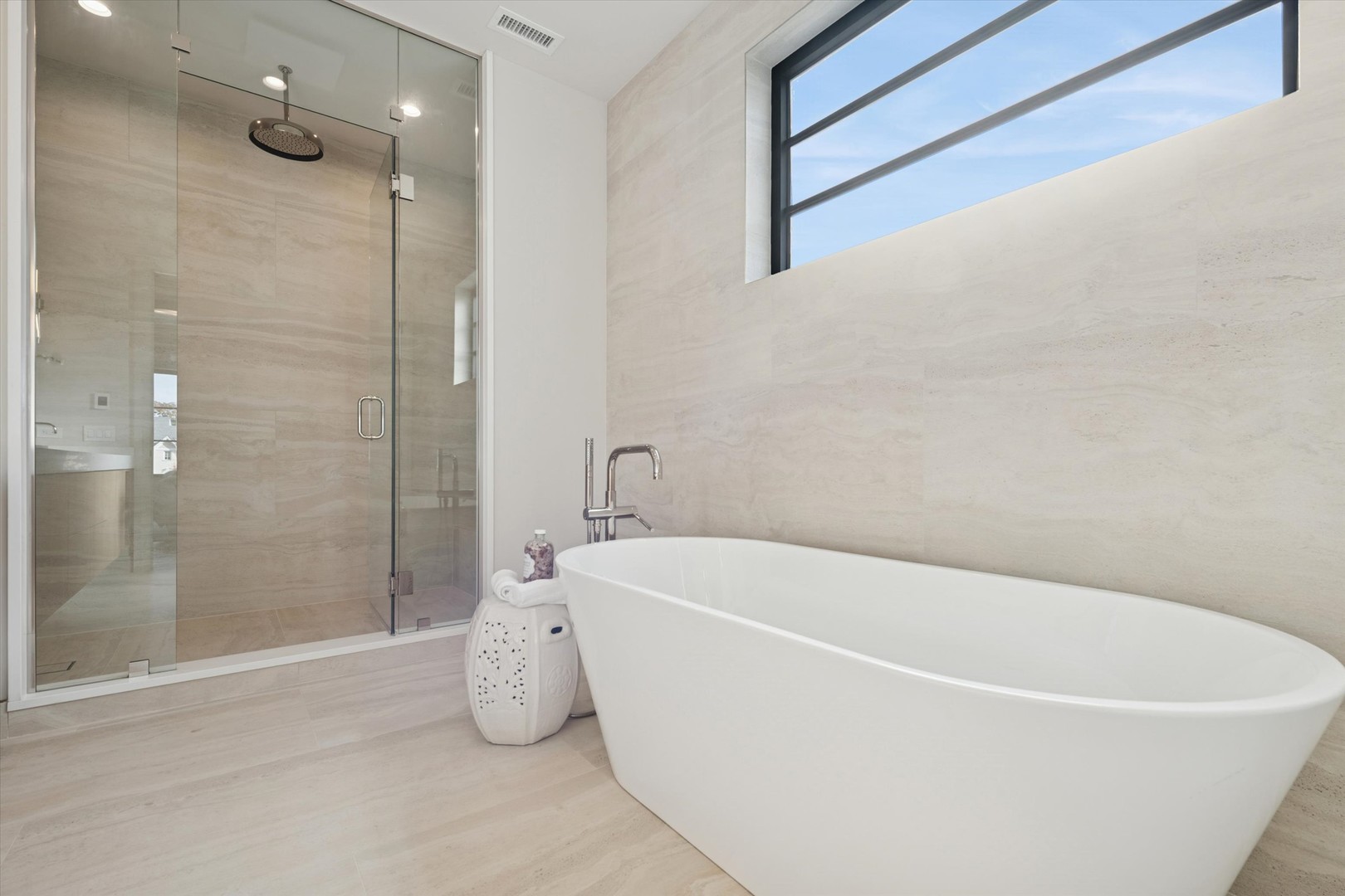 377 Prairie Avenue Elmhurst, IL 60126 - Photo 32 of 64 a white bath tub sitting next to a shower