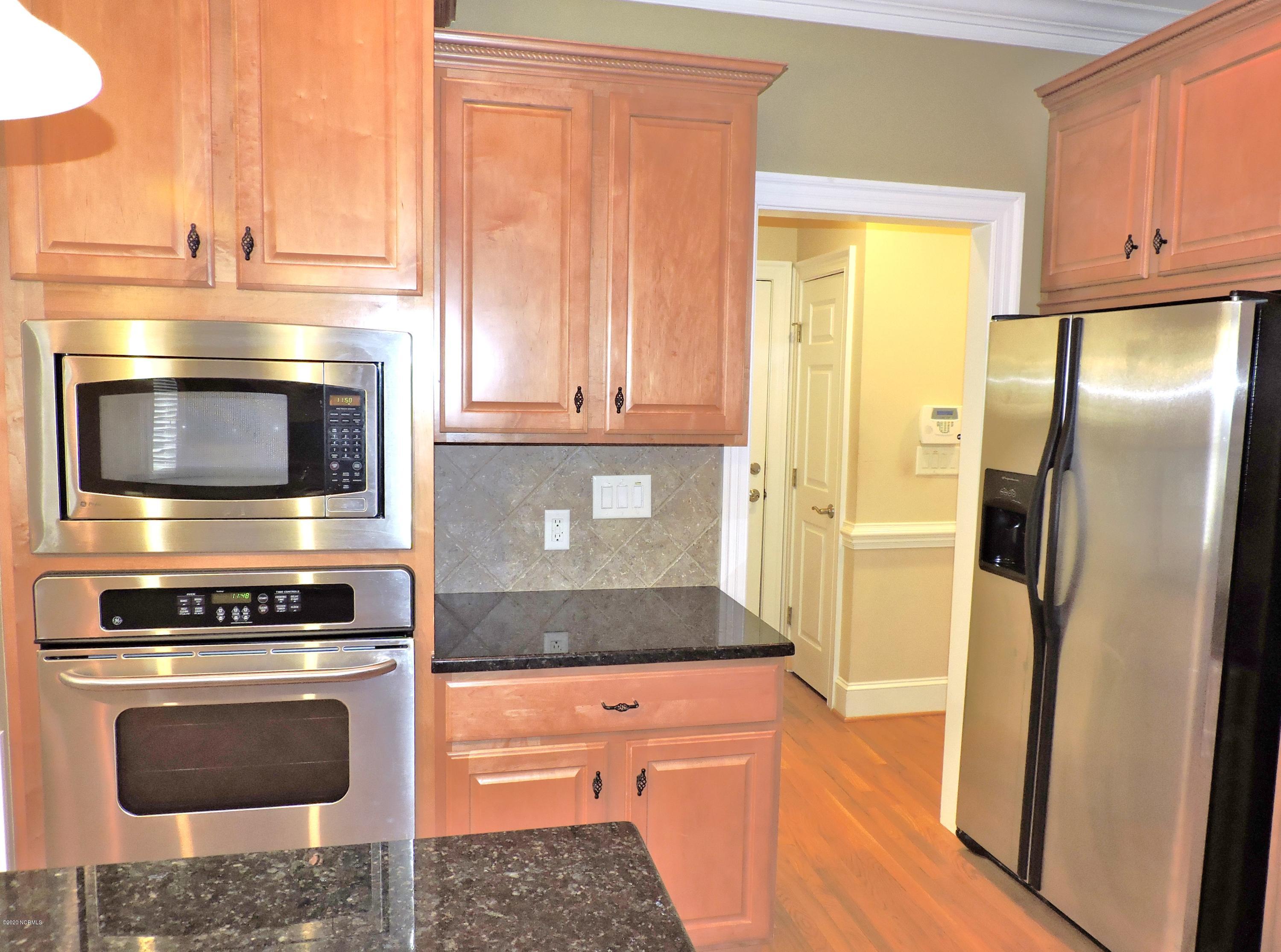 800 Compton Road Greenville, NC 27858 - Photo 29 of 41 Kitchen View 4