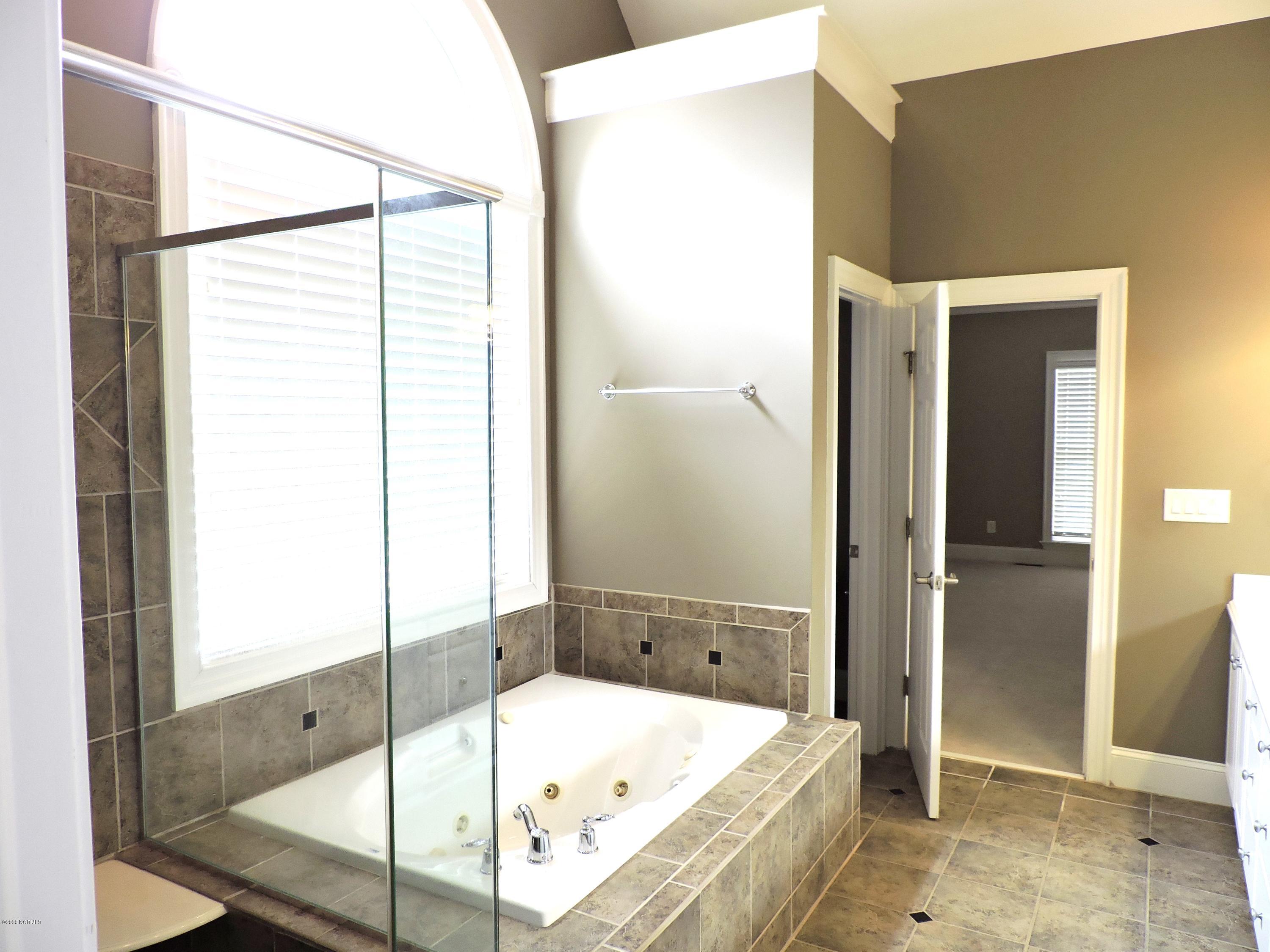 800 Compton Road Greenville, NC 27858 - Photo 34 of 41 Masterbath View 2