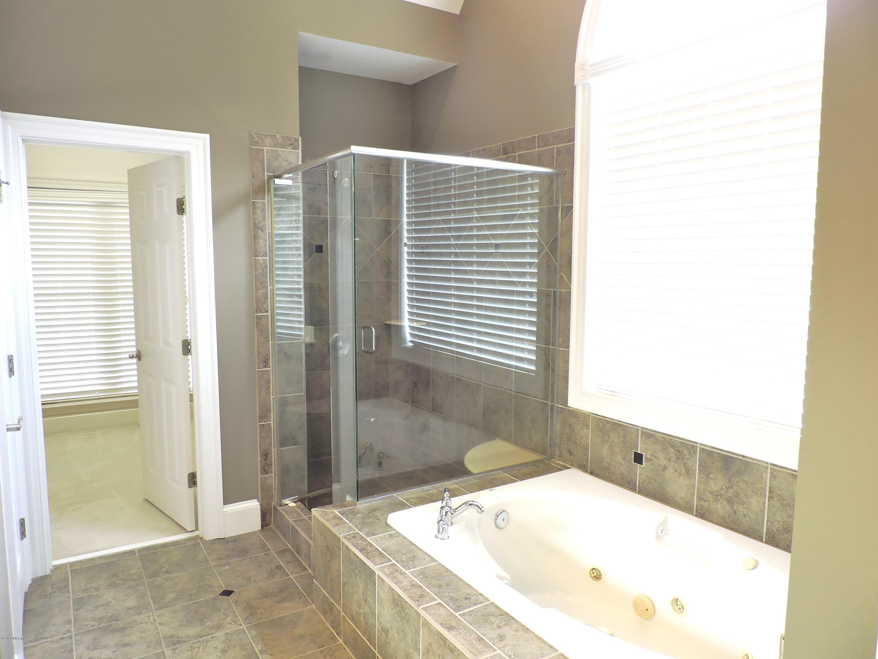 800 Compton Road Greenville, NC 27858 - Photo 35 of 41 Masterbath Viw 1