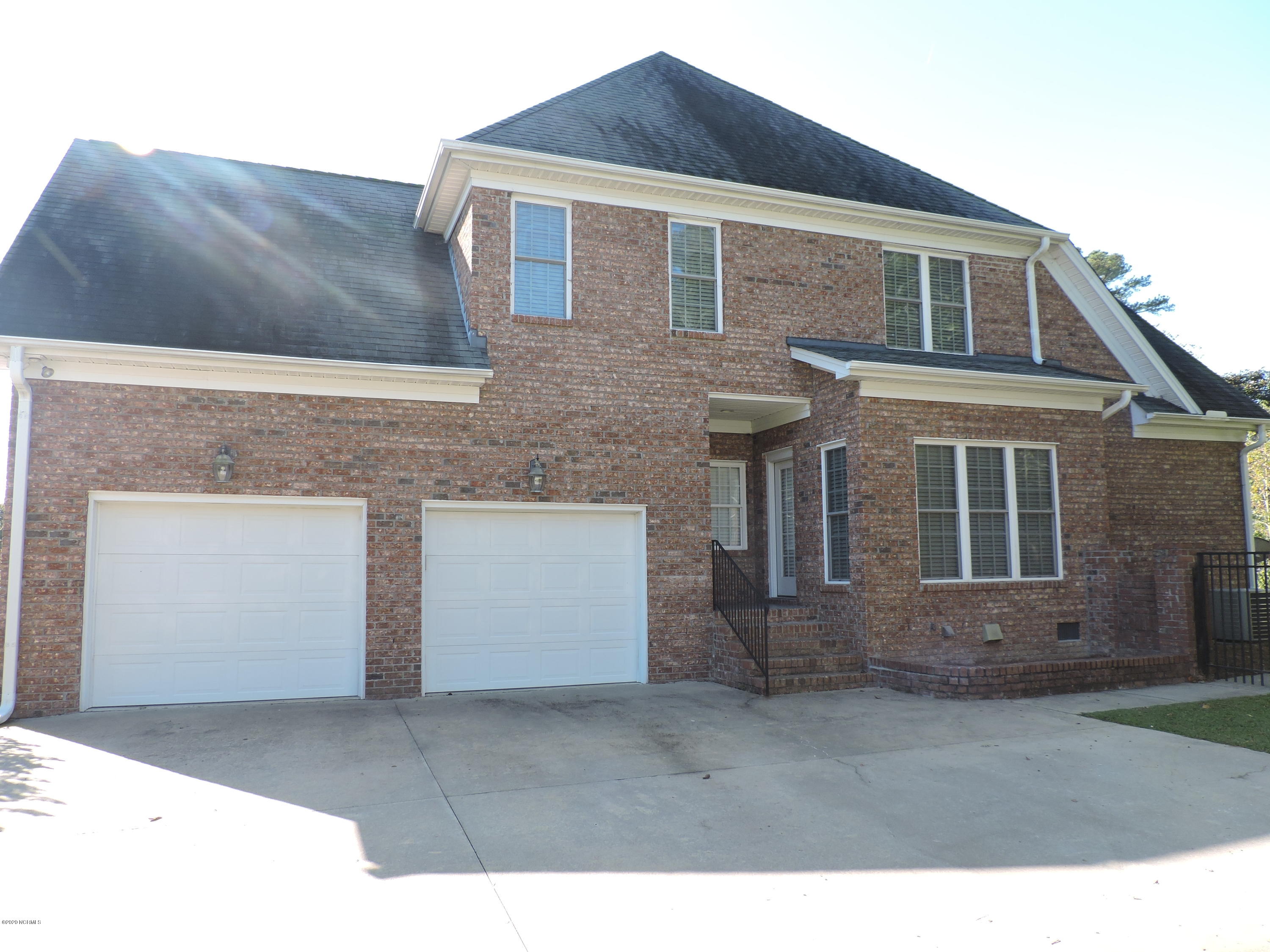 800 Compton Road Greenville, NC 27858 - Photo 6 of 41 800 Garageview 2