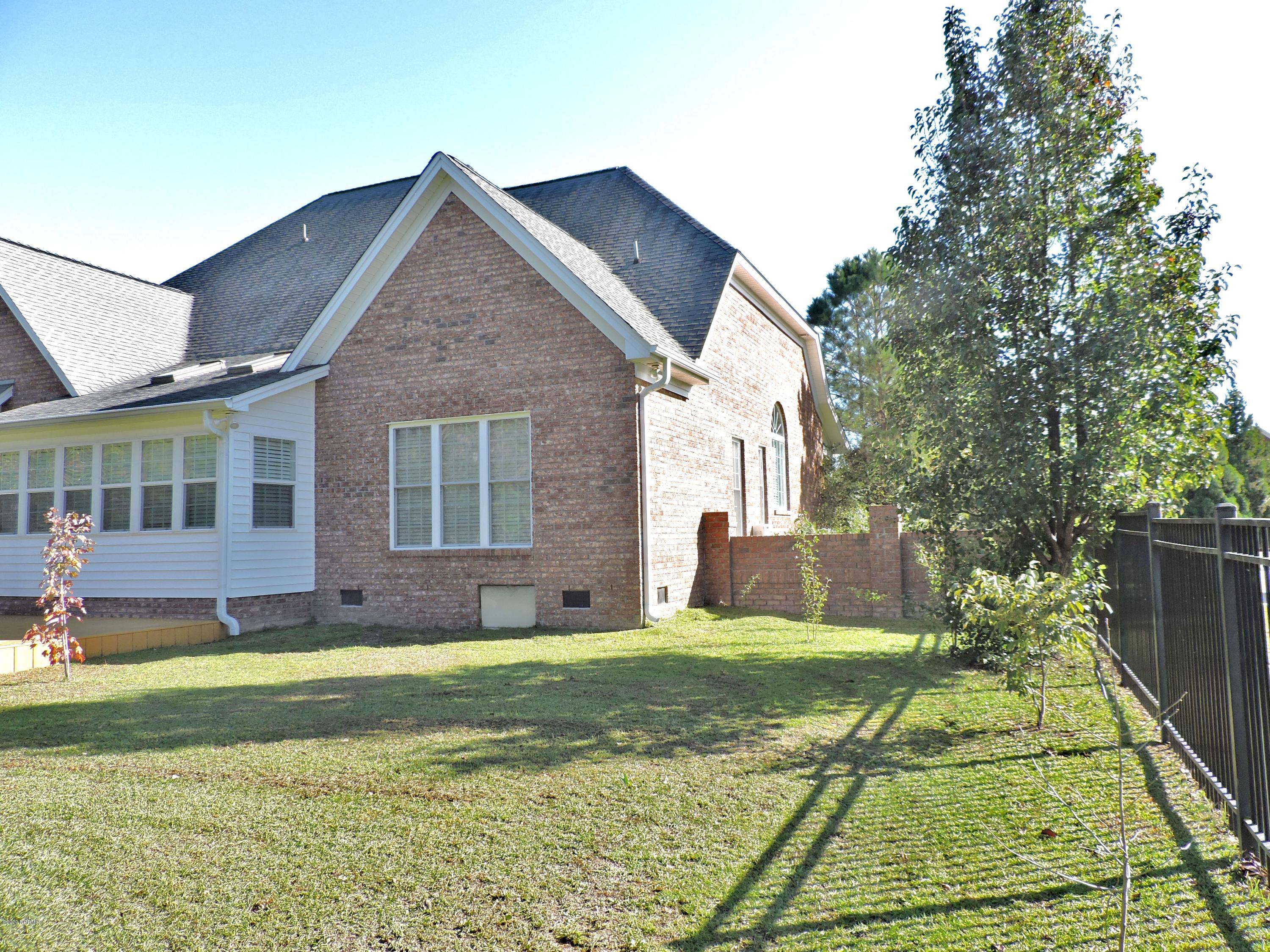 800 Compton Road Greenville, NC 27858 - Photo 8 of 41 800 Rear Sideyard
