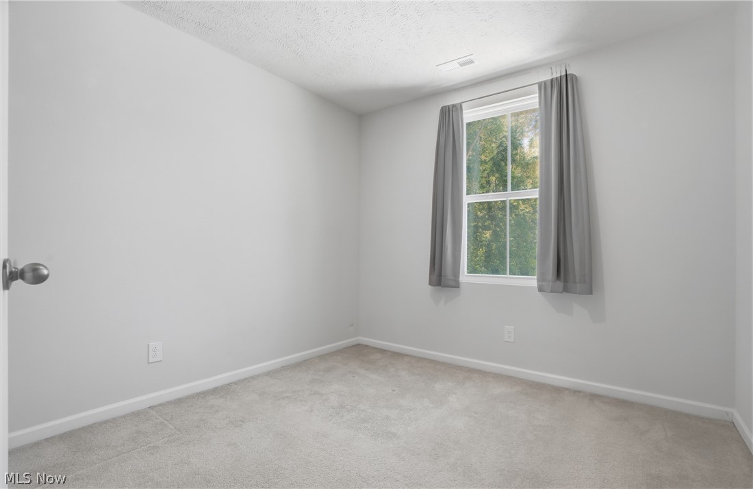 212 Raintree Lane Painesville, OH 44077 - Photo 15 of 26