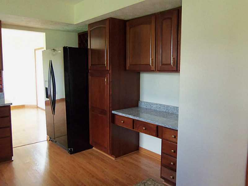 4498 Hollwood Road Springfield, OH 45502 - Photo 8 of 17 Gallery Image 8