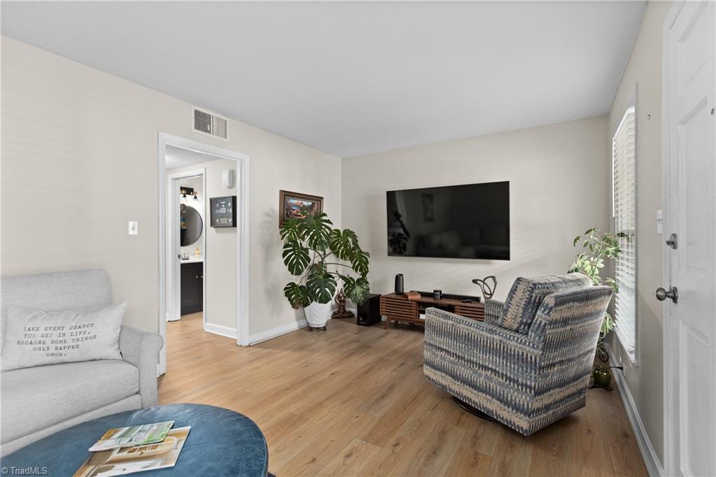 1007 Robinhood Road, Unit C High Point, NC 27262 - Photo 5 of 26